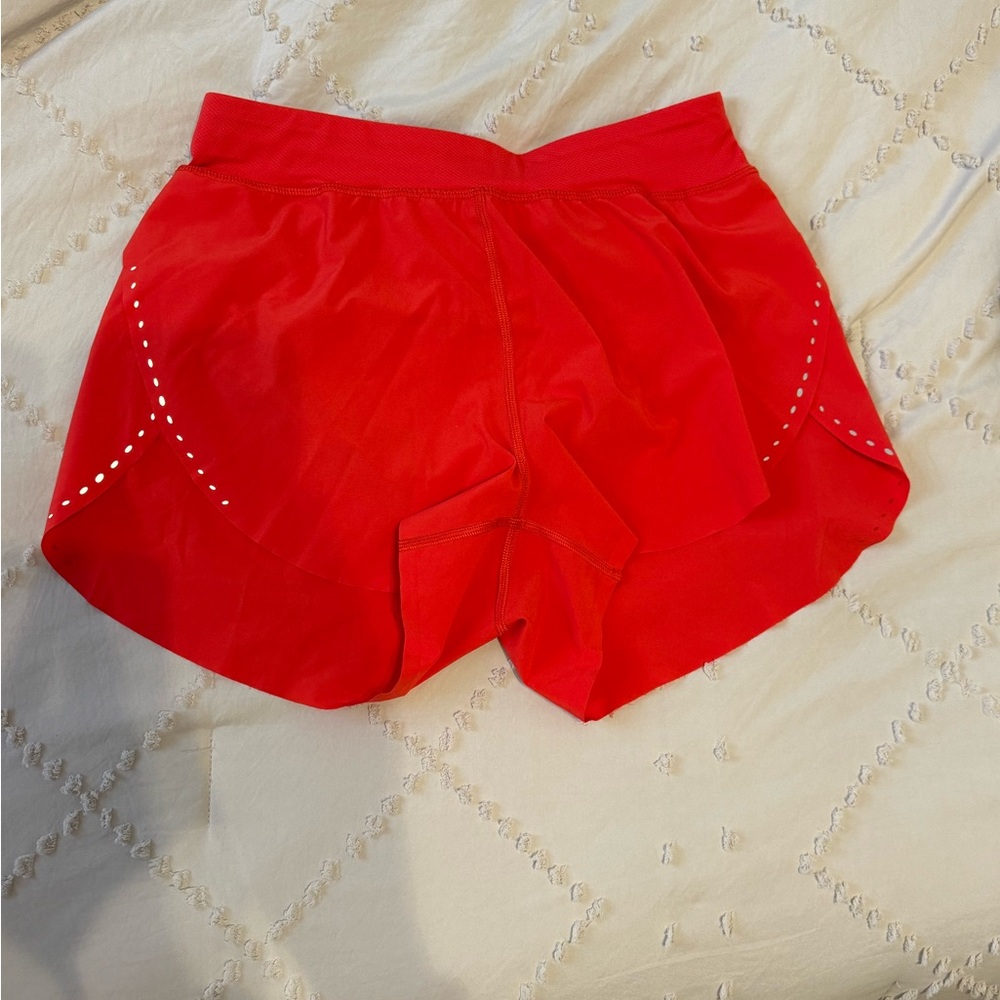 Lululemon 5” red fast pace short